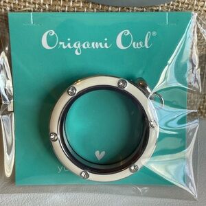 Origami Owl White Enamel Large Twist Living Locket